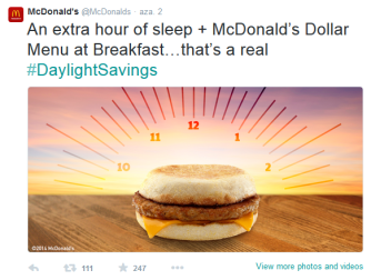 Tweet con foto de McDonald's.